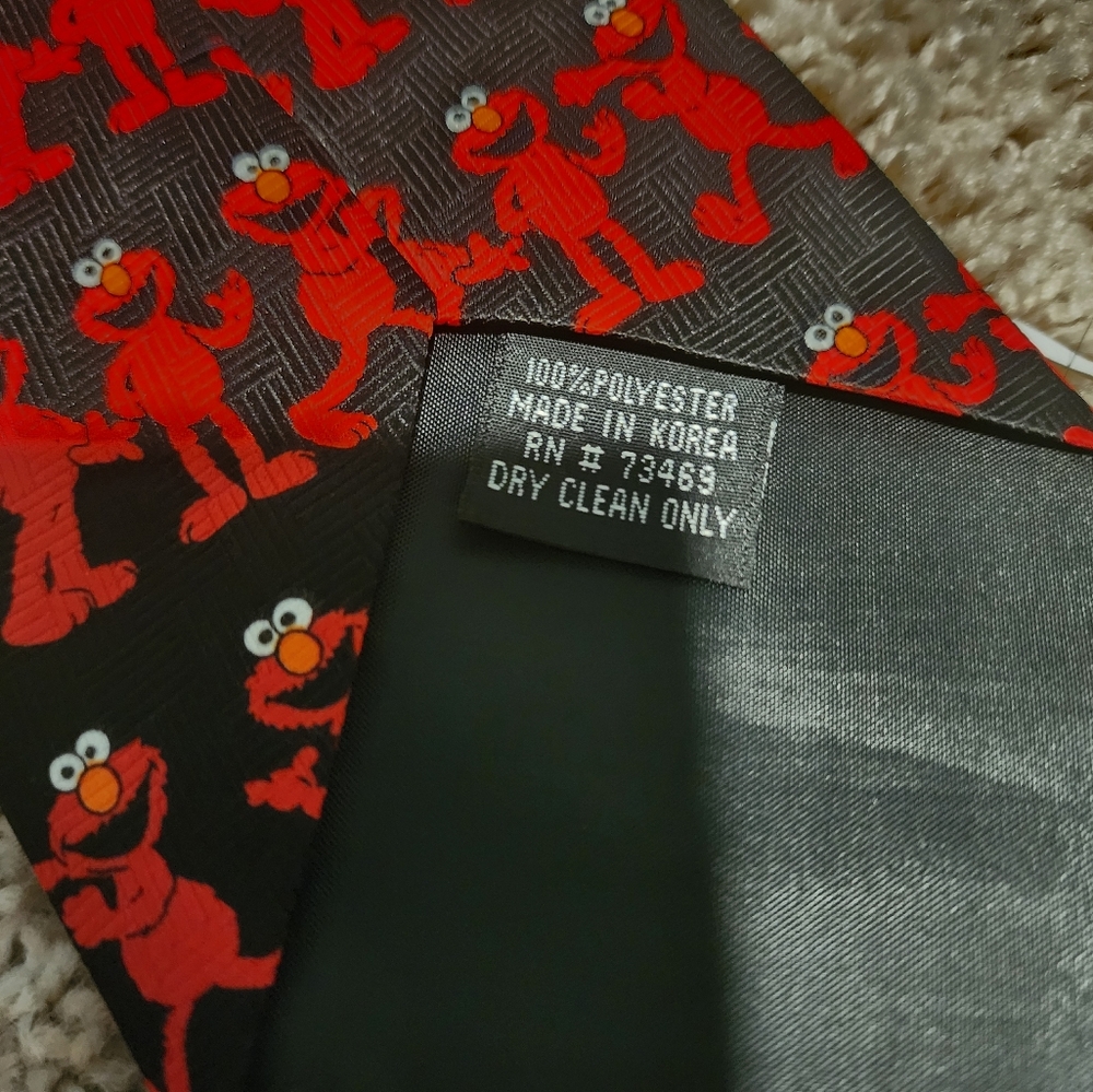 Elmo Patterned Tie - Picture 4 of 4
